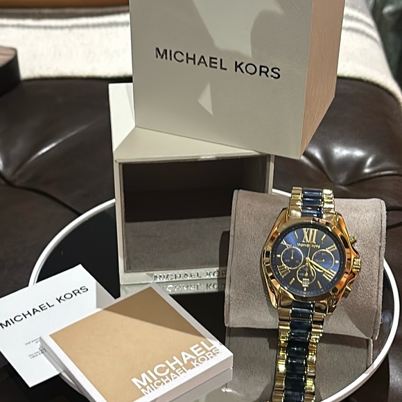 Authentic Michael Kors Bradshaw, Model MK 6268, Beautiful 2-Tone Chronograph - Picture 3 of 13